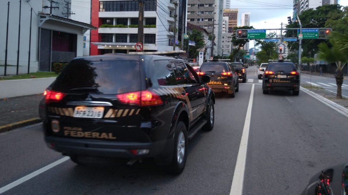 Vídeo: PF deflagra Operação contra tráfico internacional em Pernambuco