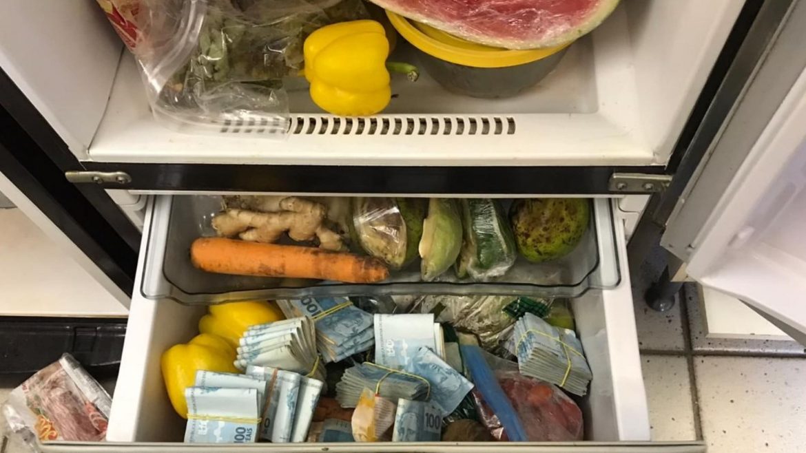 Polícia Federal apreendeu R$100 mil em geladeira no Recife