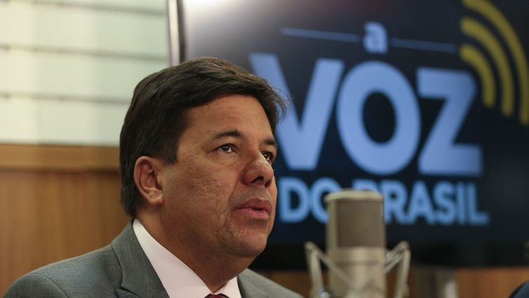 Mendonça diz que a proposta de reabertura econômica em Pernambuco é desastrosa