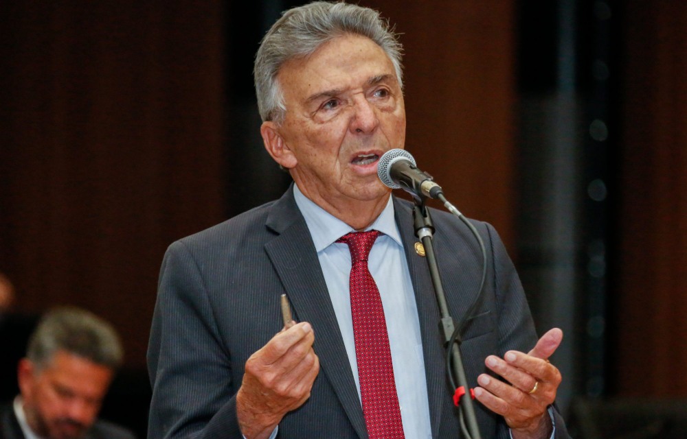 MPPE ajuíza ação de improbidade administrativa contra José Queiroz