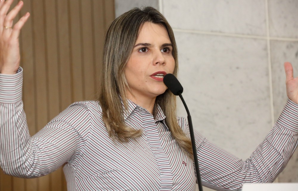 Clarissa Tércio apresenta projeto contra vacinação compulsória contra a Covid-19 em Pernambuco