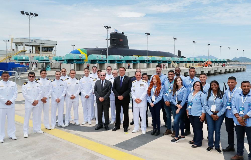 Bolsonaro participa de batismo e lançamento de submarino, no Rio
