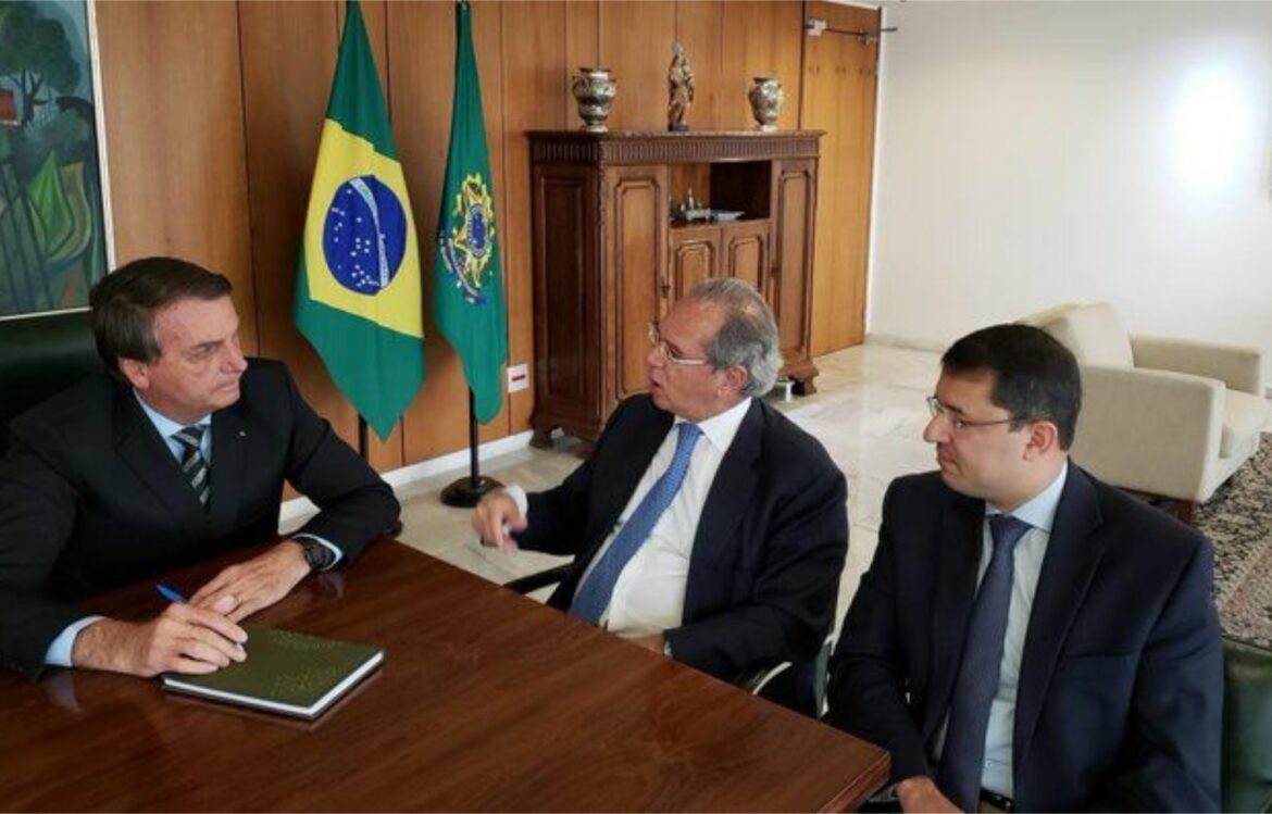 Bolsonaro: governo vai ofertar vacina gratuita e não obrigatória