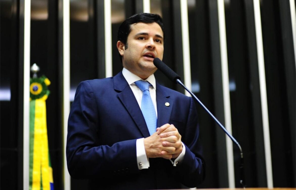 “Dados do Ipea comprovam necessidade urgente de implantação do Renda Brasil”, afirma Eduardo da Fonte