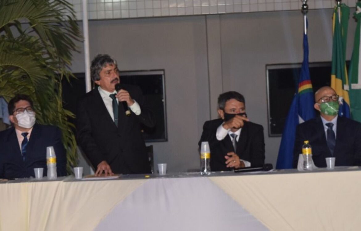 Gilvandro Estrela e Dr. Maneco tomam posse como prefeito e vice-prefeito de Belo Jardim