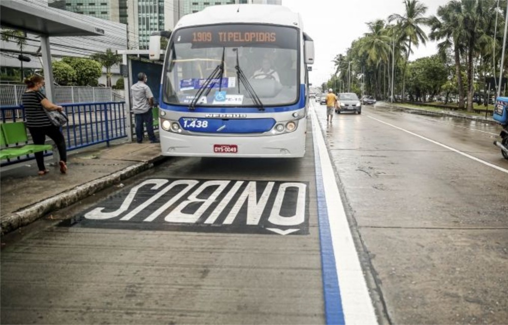Uso de transporte público cai em cidades brasileiras, aponta relatório