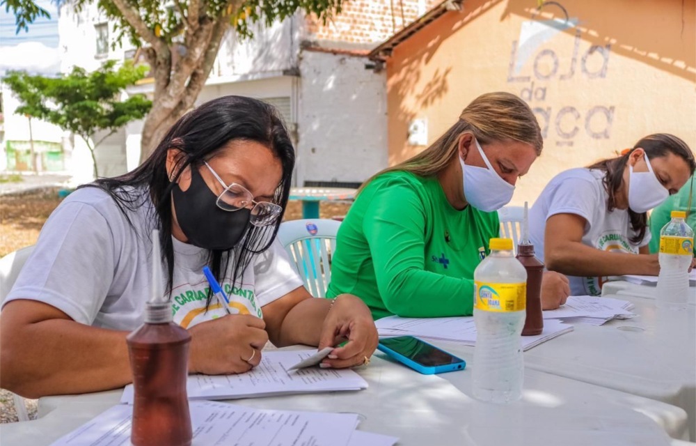 Prefeitura de Caruaru realiza testagens e ações de prevenção contra a Covid-19 em feira de bairro