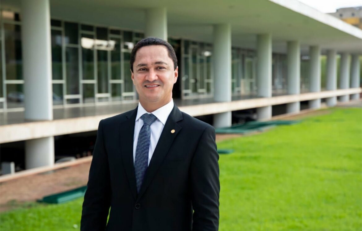 André Ferreira se torna vice-líder do Governo na Câmara