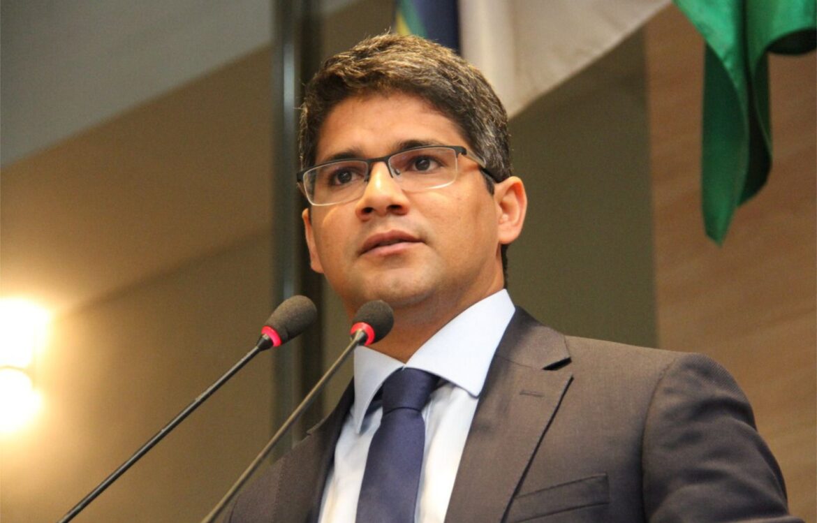 Renato Antunes questiona pagamento de R$200 mil a Fafá de Belém pela Prefeitura do Recife e dispara: “Primeiro são os amigos do PSB?”