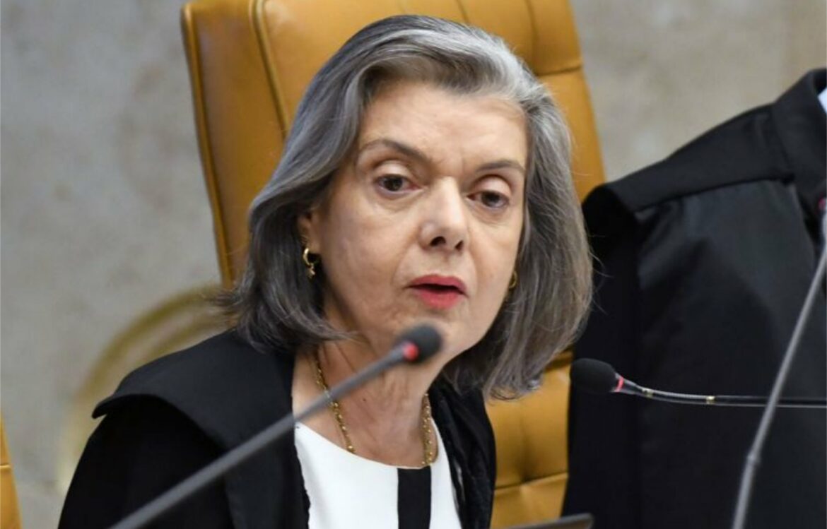 Cármen Lúcia muda voto e diz que Moro foi parcial em processo de Lula
