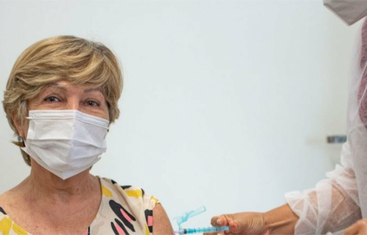 Prefeitura do Recife anuncia vacinação contra Covid-19 para maiores de 69 anos a partir dessa sexta-feira