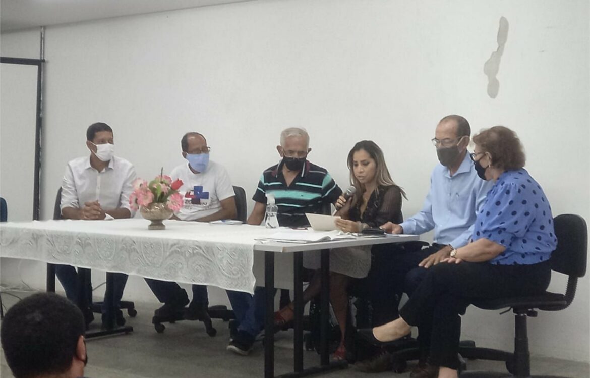 Prefeito Yves Ribeiro empossa novos conselheiros da saúde de Paulista
