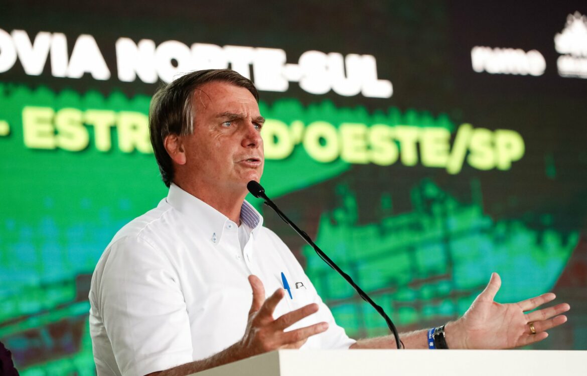 Bolsonaro: “Temos que enfrentar os nossos problemas. Chega de frescura e de mimimi”