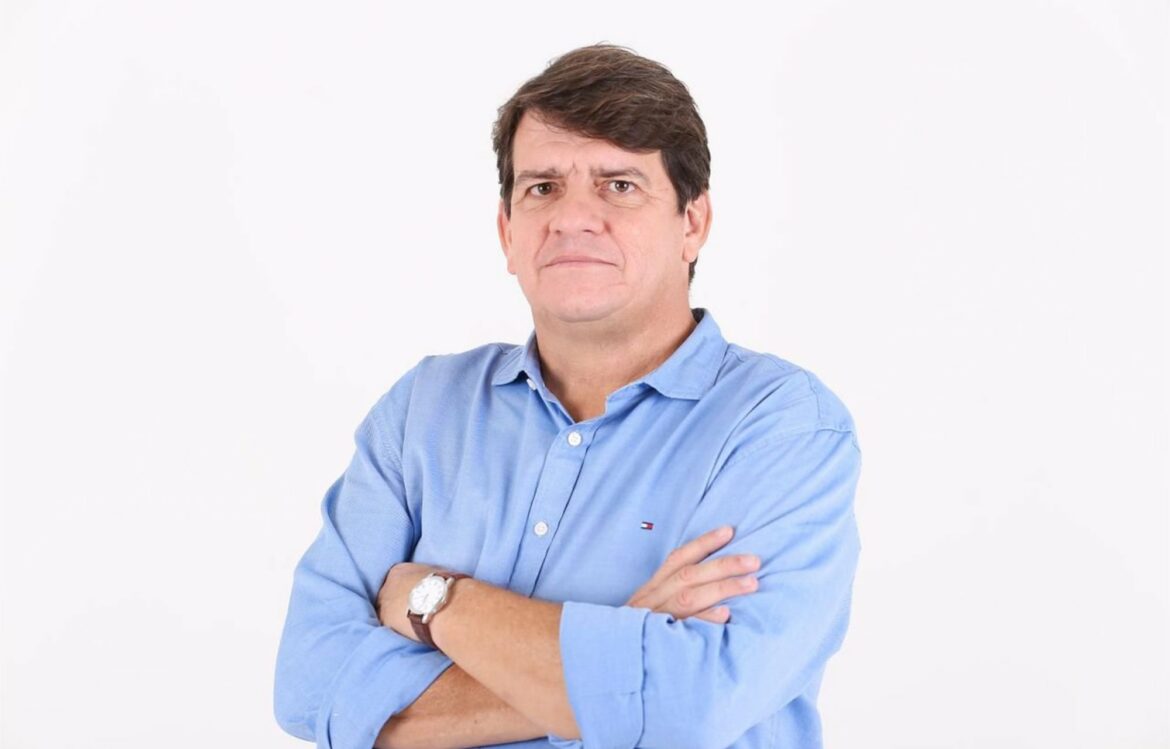 Alcides Cardoso critica base de João Campos por barrar Comissão da volta às aulas