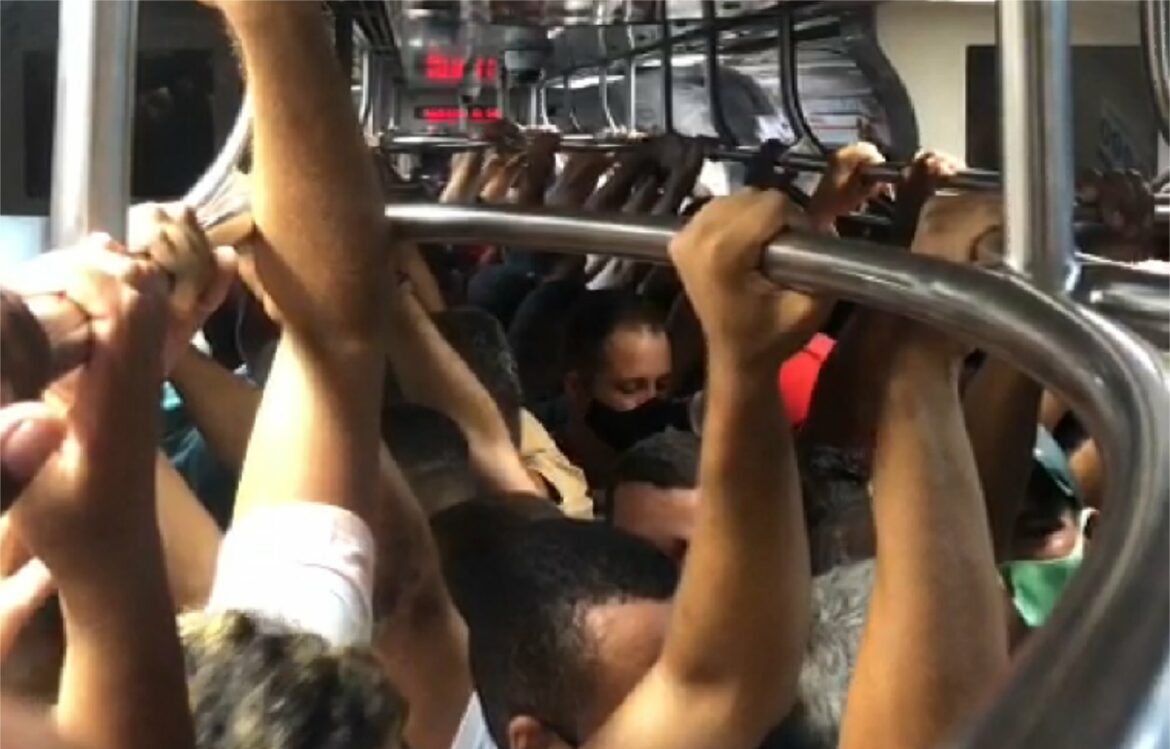 Vídeo: usuário flagra superlotação no metrô do Recife na pandemia