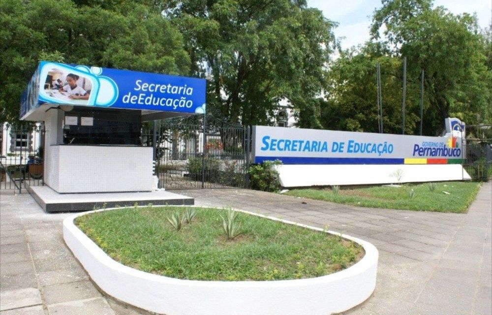 Governo de Pernambuco autoriza retomada gradual das aulas presenciais