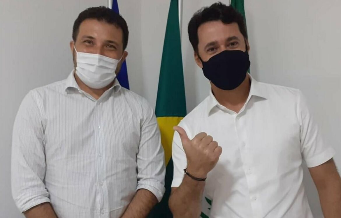 Anderson Ferreira e Flávio Gadelha tratam sobre união de gestores no combate à Covid