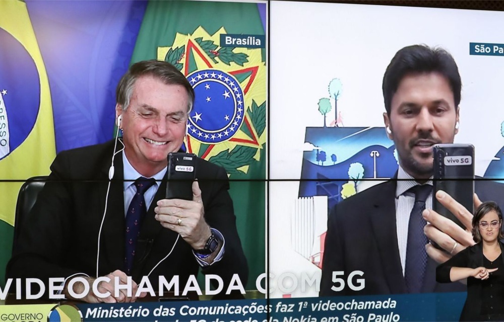 Bolsonaro recebe primeira videochamada com internet 5G