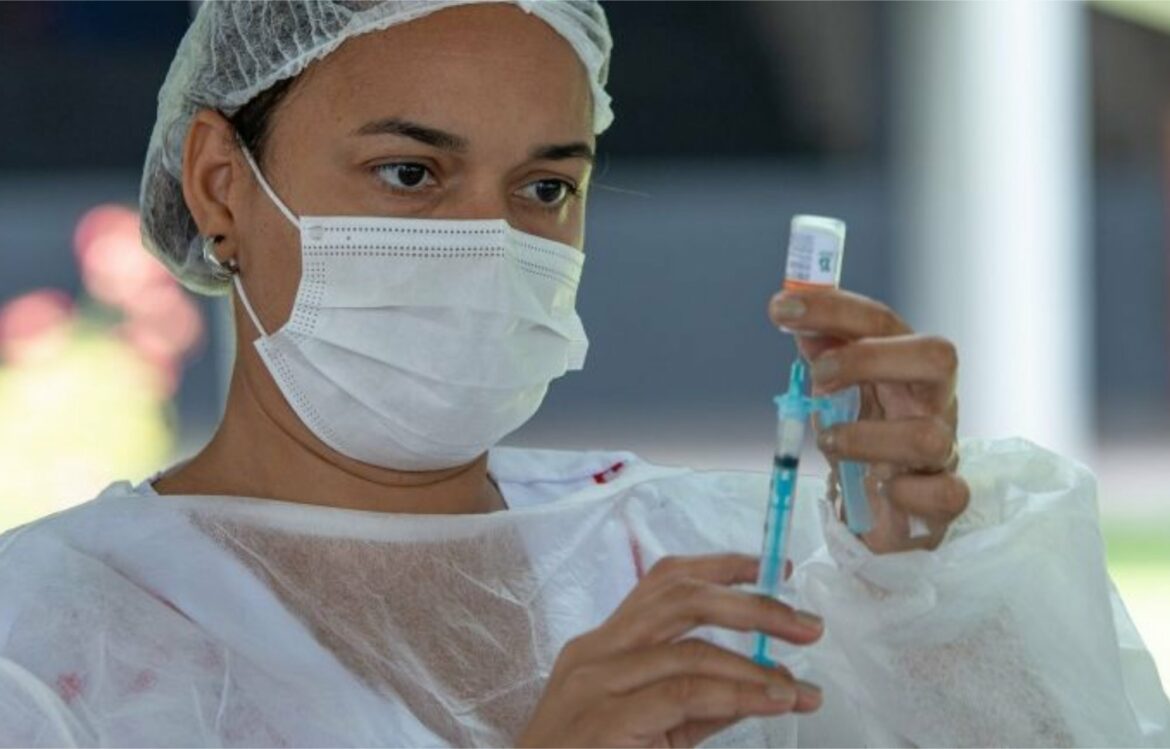 Recife anuncia vacinação para pessoas com comorbidades com 18 anos de idade ou mais