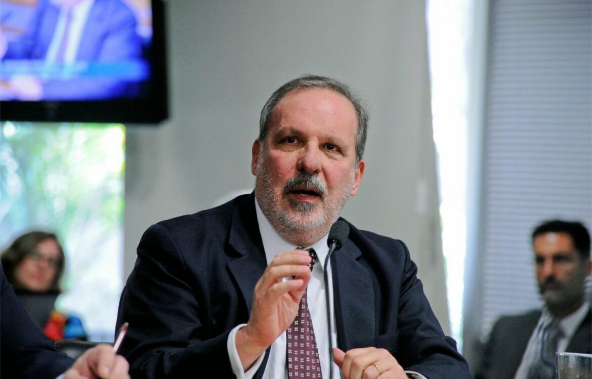 Armando Monteiro debate Reforma Tributária com lideranças do Congresso e especialistas na área