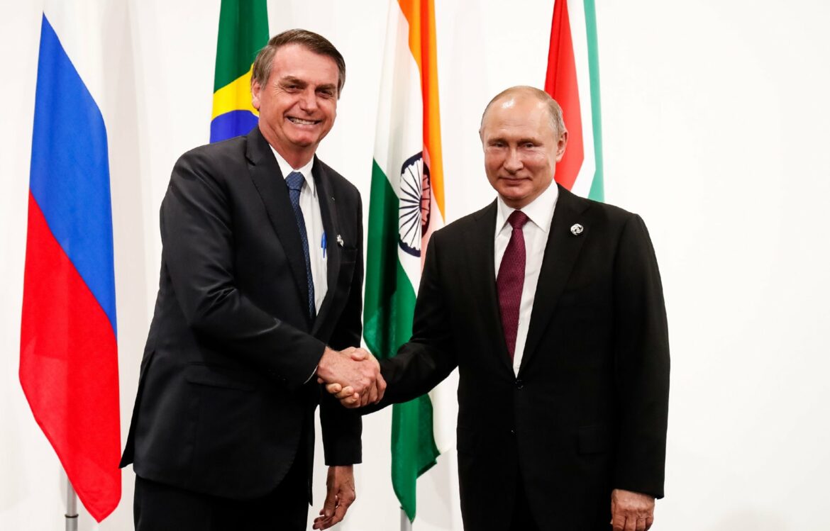 Bolsonaro defende mais parcerias do Brasil com Eurásia em evento