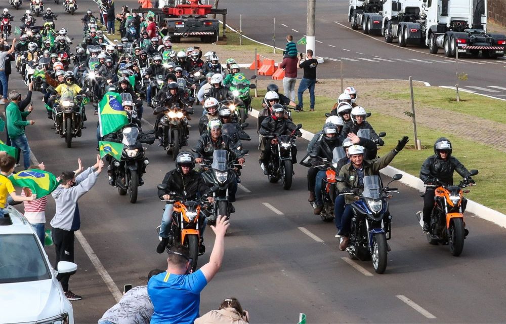 Bolsonaro faz motociata em Chapecó neste sábado