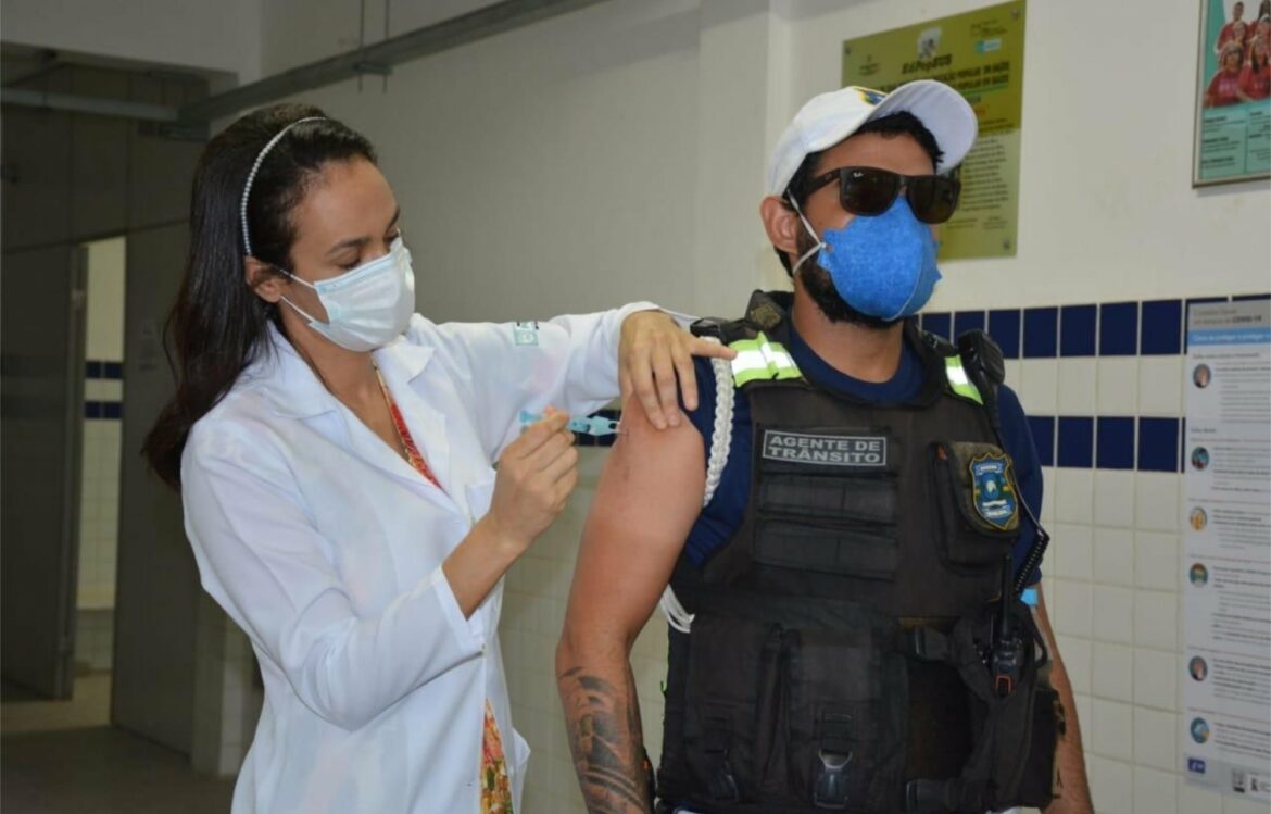 Prefeitura do Ipojuca inicia vacina contra COVID para 55 anos ou mais