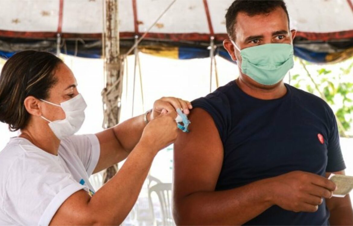 Recife anuncia vacinação a partir de 31 anos contra a Covid-19