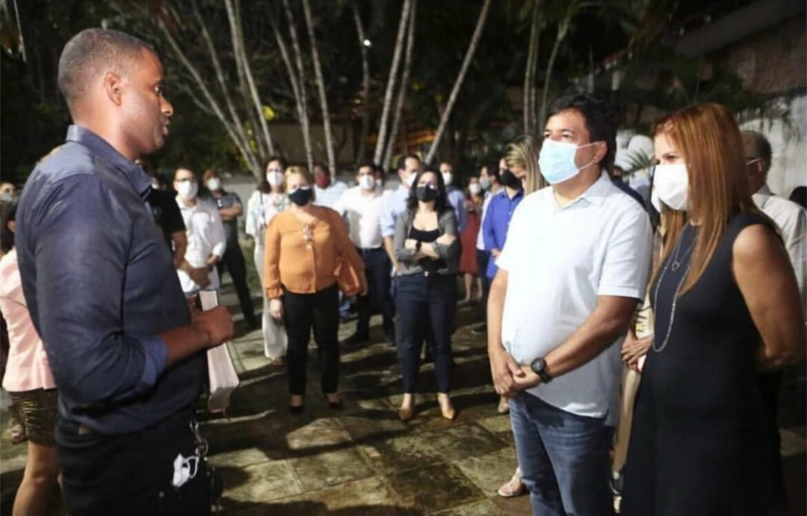 Políticos e empresários homenageiam aniversário de Mendonça em programa de rádio