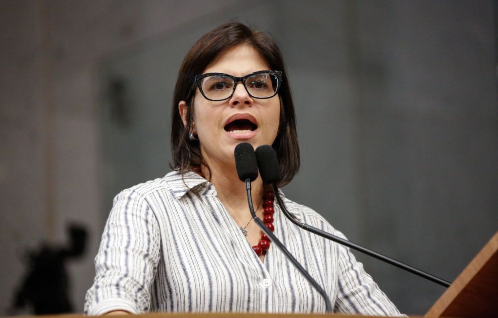 Priscila Krause critica aumento da conta de água em Pernambuco