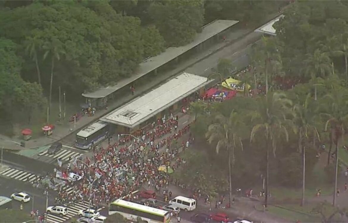 Ato da esquerda contra Bolsonaro fracassa pela terceira vez no Recife