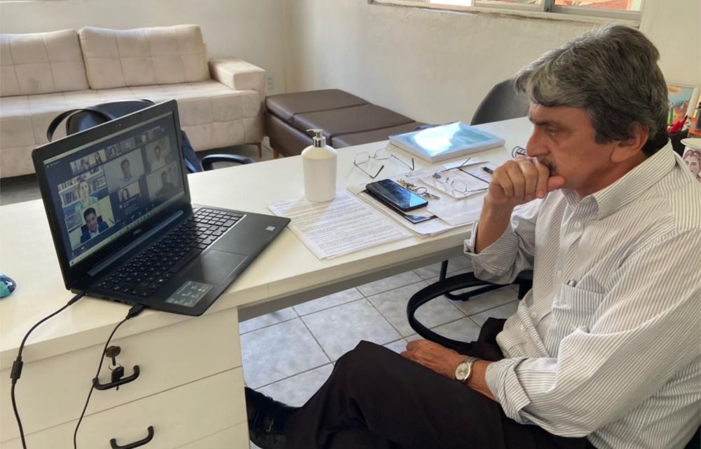 BJ: Gilvandro participa de evento em busca do selo de compromisso com a Educação