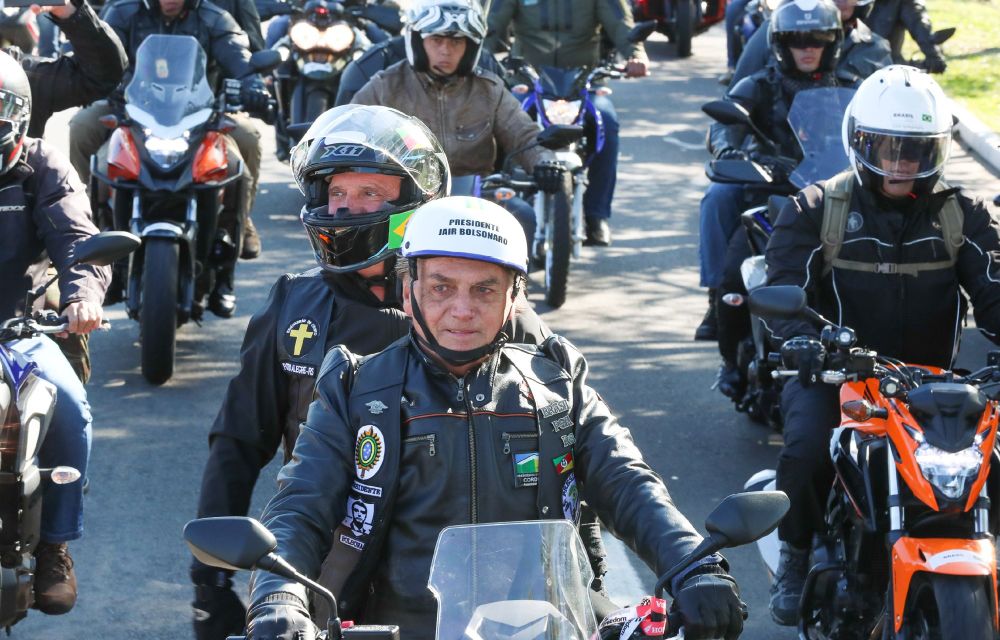 Bolsonaro diz que controles governamentais impediram compra de Covaxin