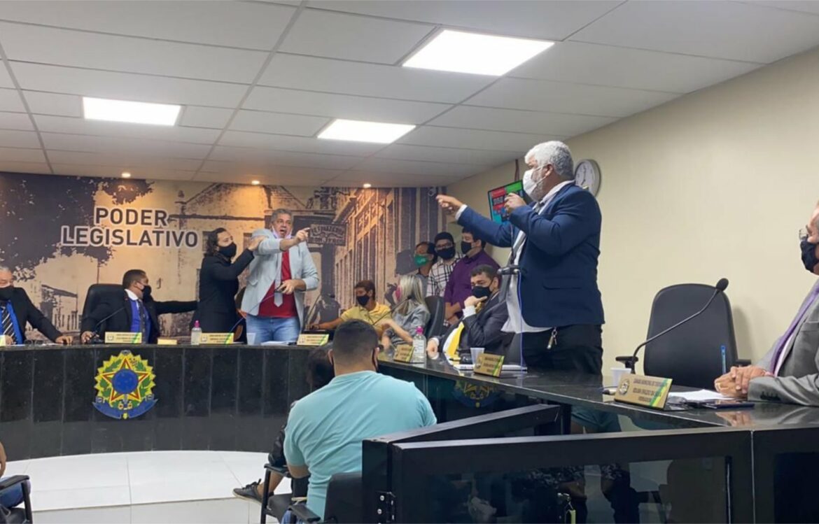 Em meio a polêmica, Irmão Ferreirinha é reeleito presidente da câmara de Toritama para o biênio 2023/2024