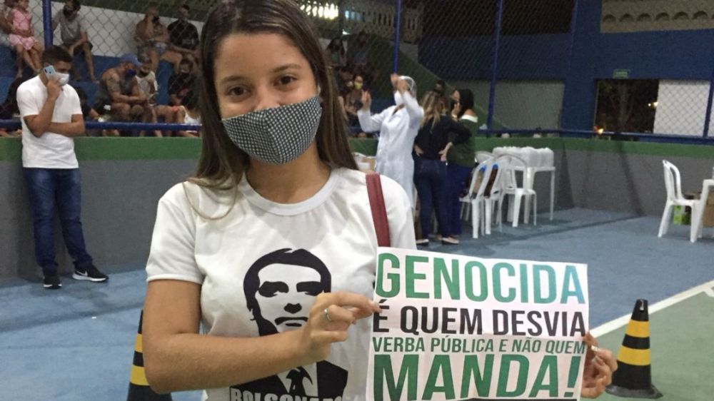 Jovem de São Lourenço é atacada nas redes por defender Bolsonaro em vacinação