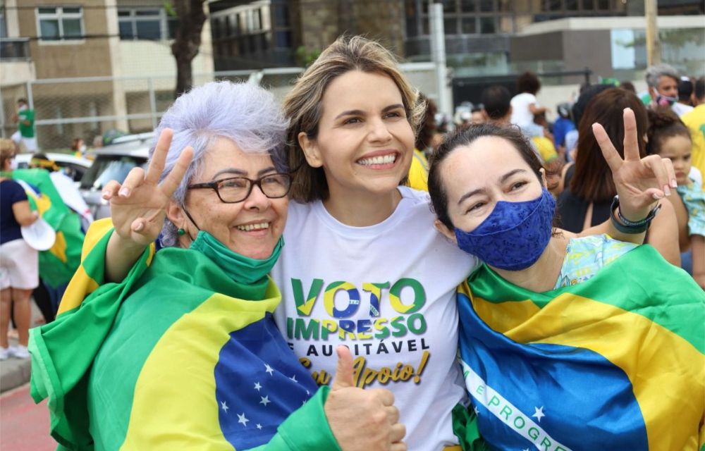 Clarissa Tércio marca presença em ato em defesa do Voto Impresso Auditável no Recife