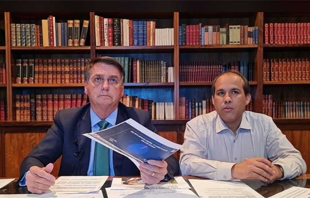 Em live, Bolsonaro defende diálogo entre os Três Poderes
