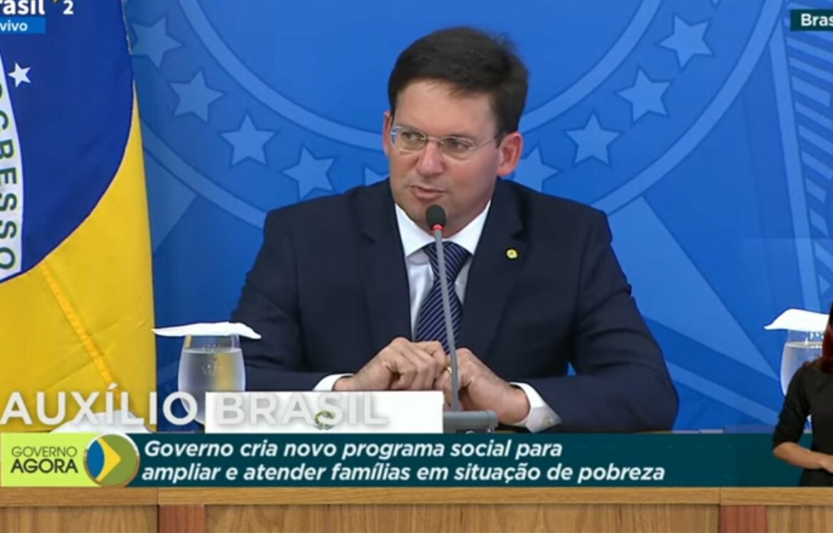 Ao vivo: Governo detalha o novo Auxílio Brasil e a MP dos precatórios