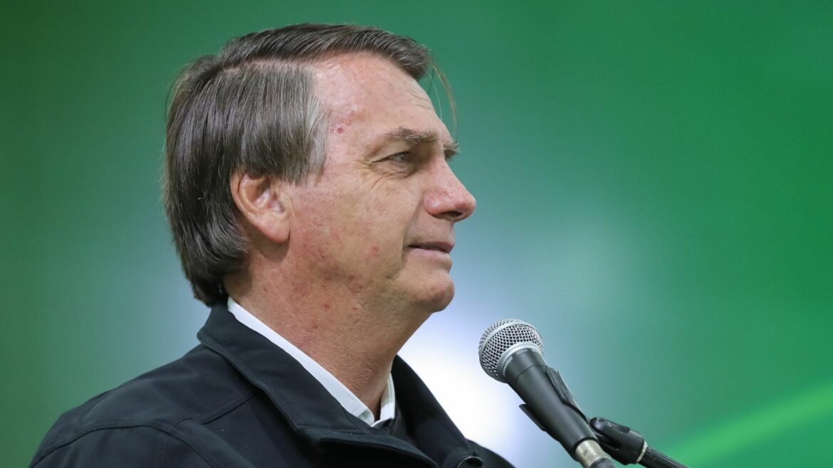 Bolsonaro sanciona lei que prorroga isenções do ICMS por 15 anos