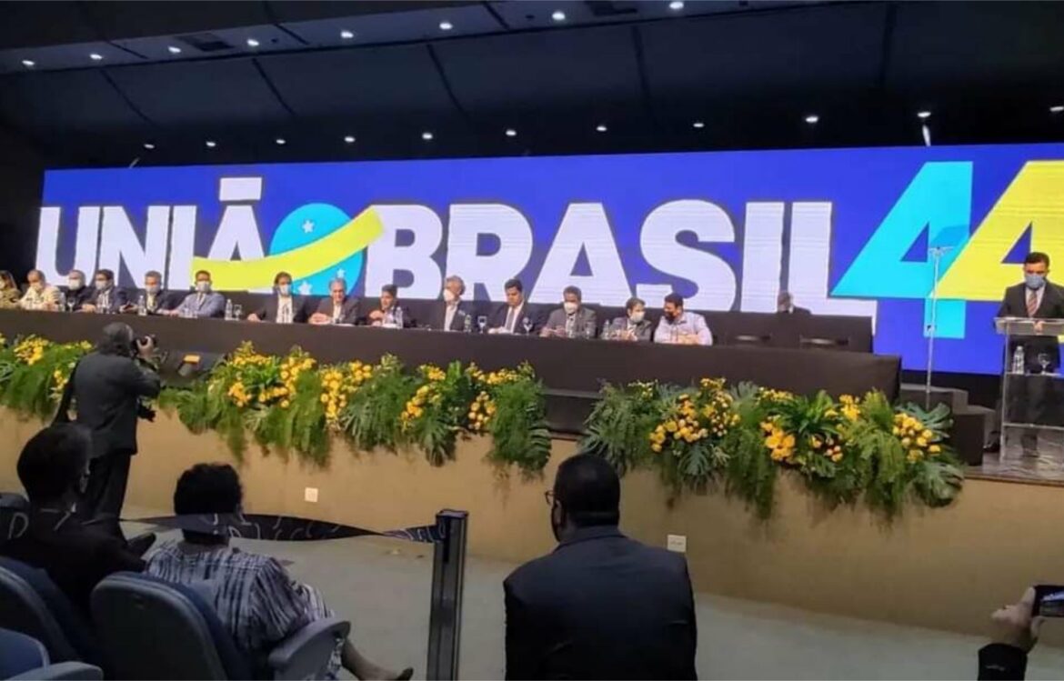 DEM aprova fusão com o PSL para criação do União Brasil 44