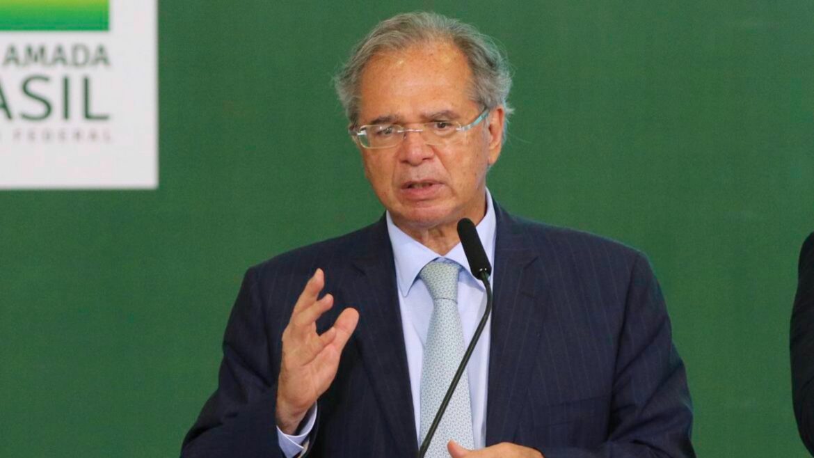 Auxílio Brasil: Guedes diz que não há fonte permanente de custeio para o programa