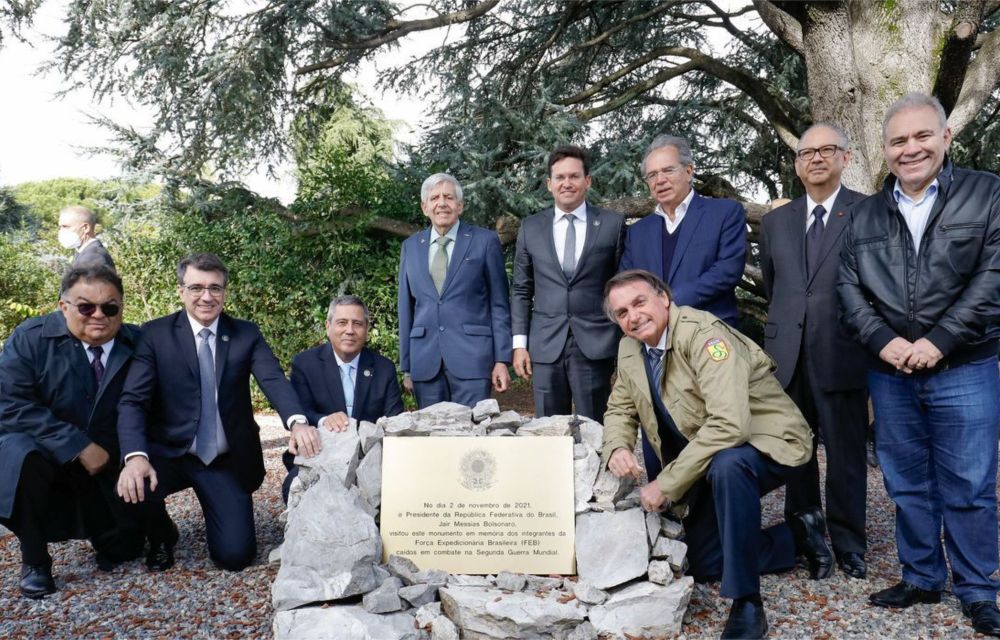 Bolsonaro participa de homenagem a pracinhas mortos na 2ª Guerra