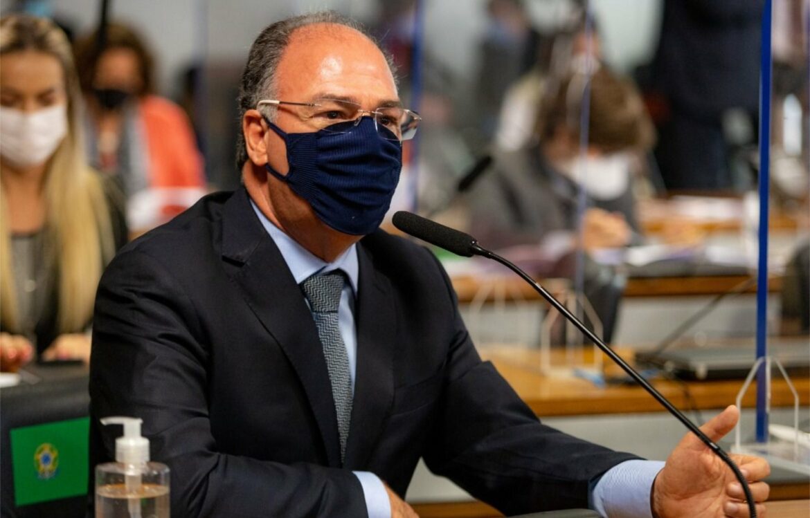 Fernando Bezerra comemora investimento de US$ 1 bilhão na Refinaria Abreu Lima pela Petrobras