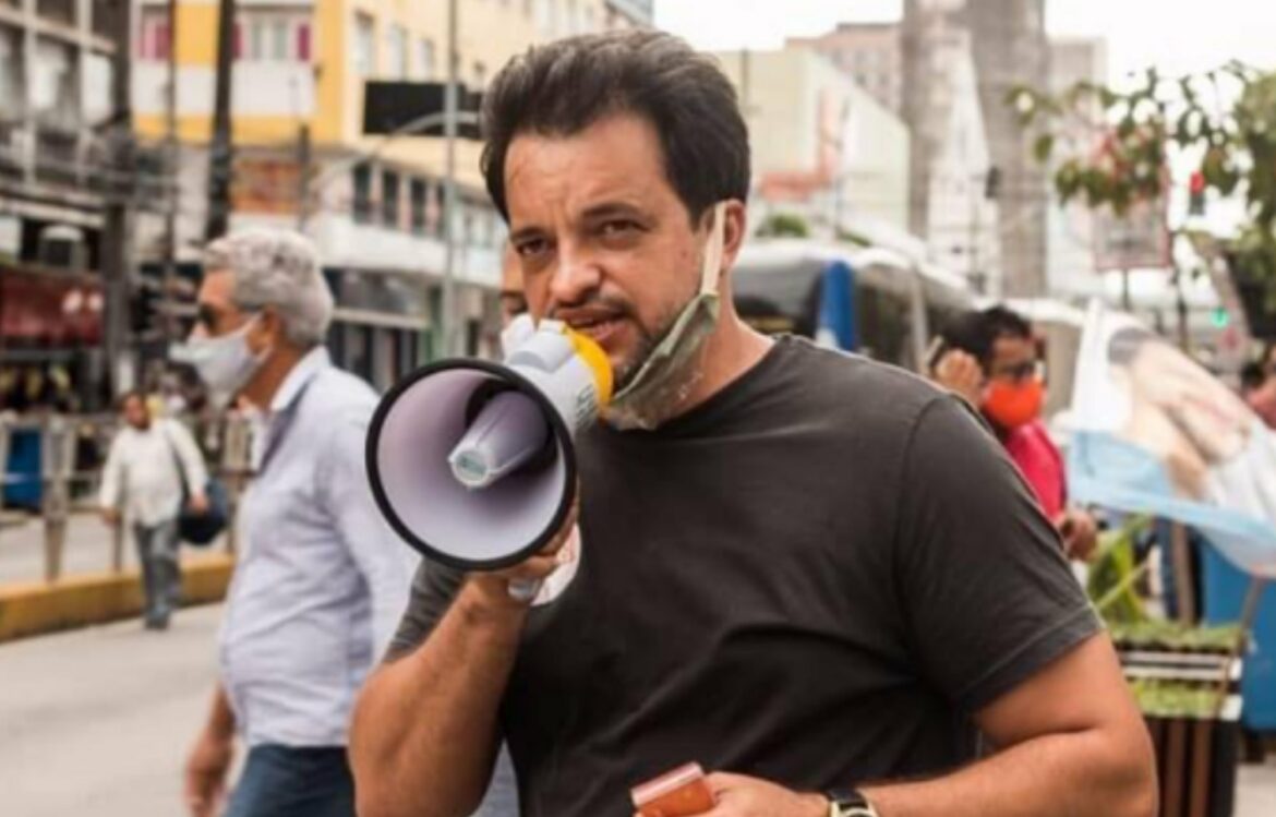 Ex-candidato do PSOL, Áureo Cisneiros é autuado em blitz por recusar teste do bafômetro