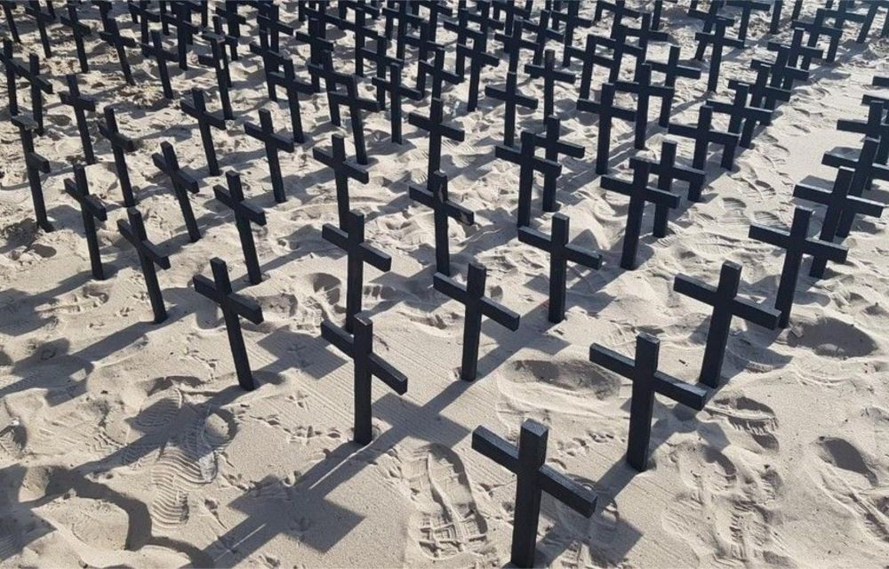 3.223 cruzes são colocadas no Recife para lembrar vítimas da violência em Pernambuco