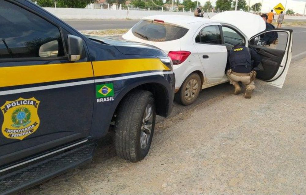 Veículo roubado em Salvador é recuperado pela PRF em Petrolina