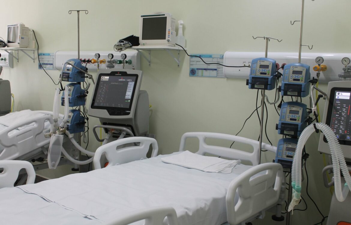 Hospital de Campanha de Caruaru abre mais 20 leitos de UTI para casos graves da Covid-19