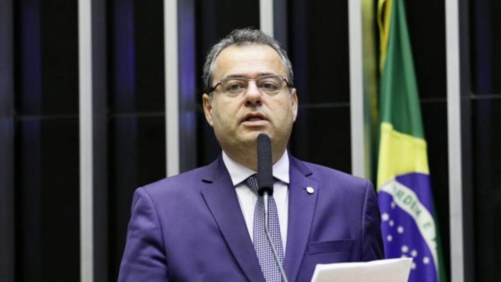 Bolsonaristas relembram que Danilo votou contra o Auxílio Brasil