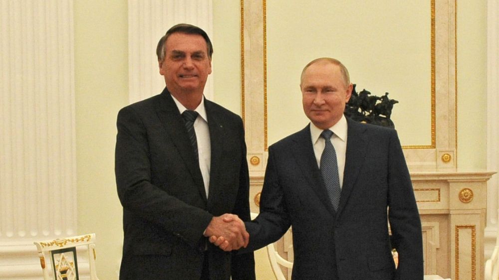 Bolsonaro se reúne com Putin para fortalecer relação entre Brasil e Rússia