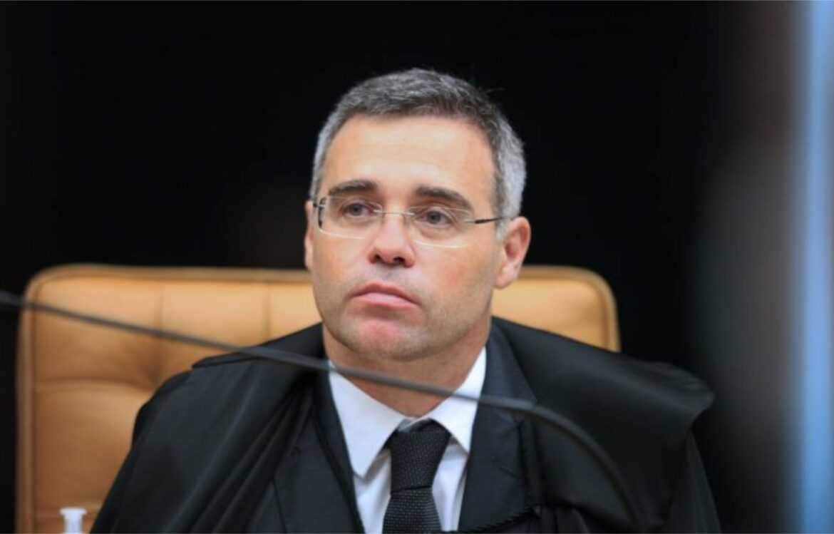 STF: André Mendonça vota para suspender aumento bilionário do fundo eleitoral